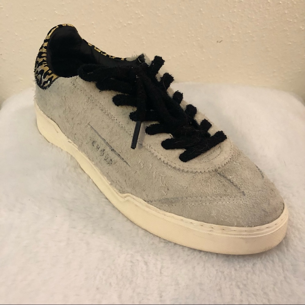 Suede Sneaker 38